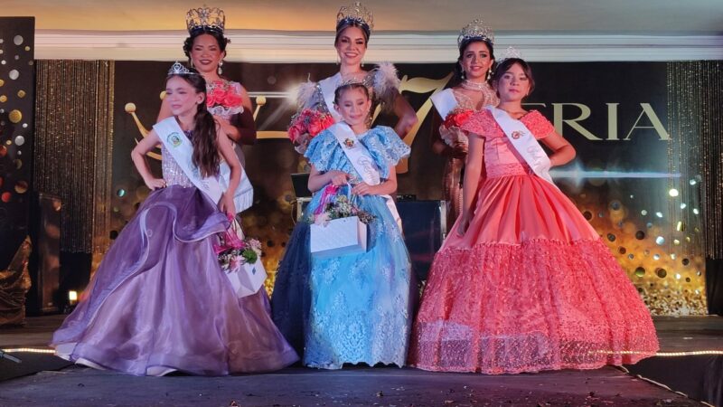 Presentación y coronación de las reinas de la feria Expocomercial ganadera 2024